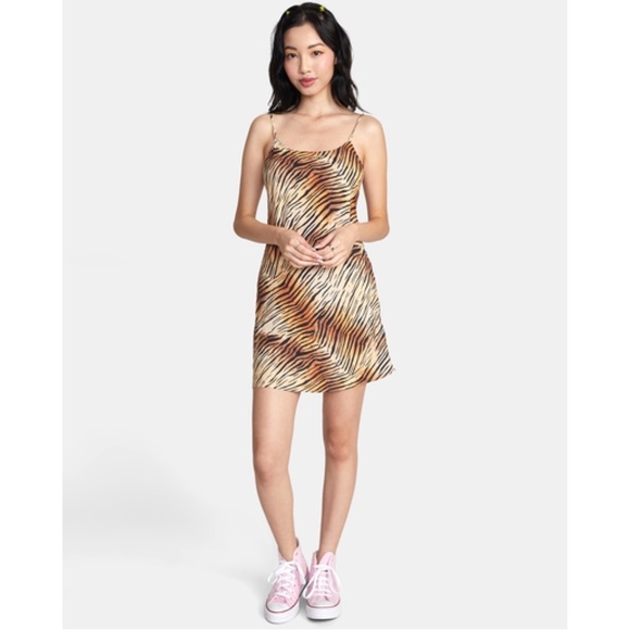 RVCA MacArthur Dress - Picture 5 of 7
